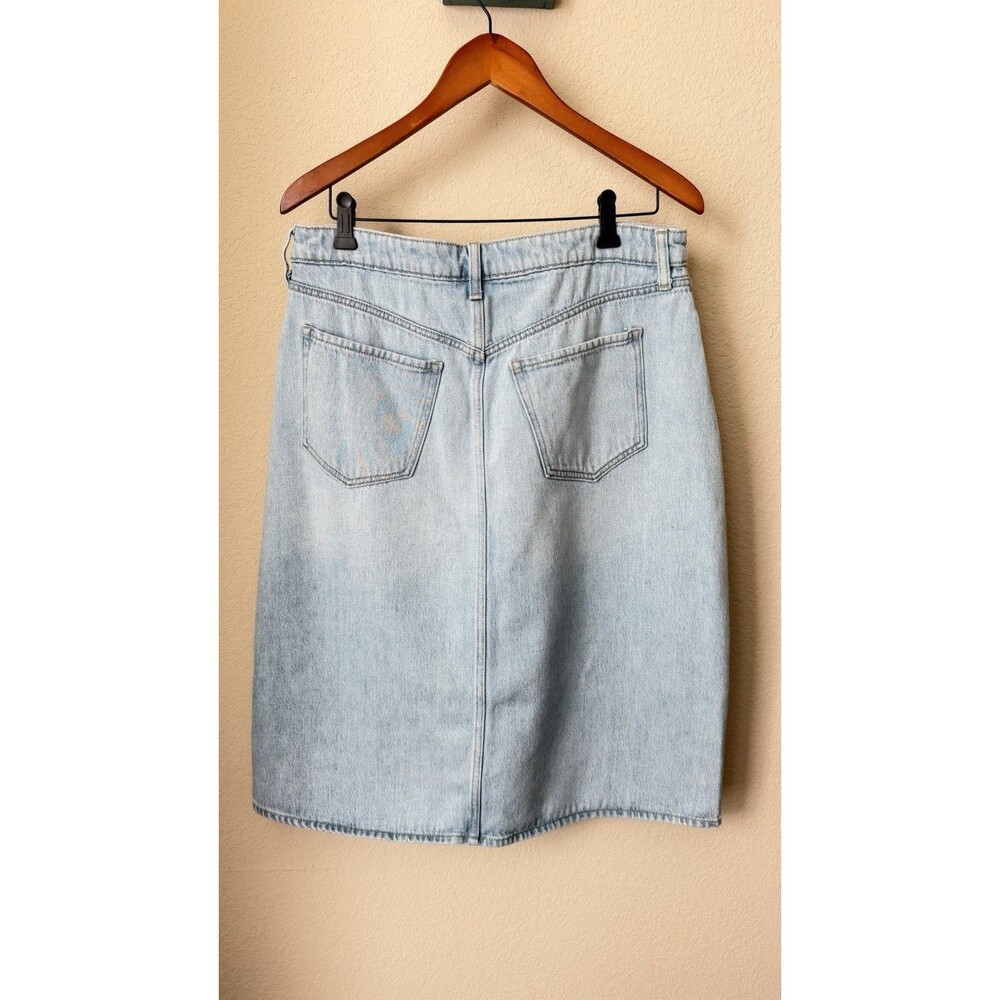 Old Navy Size 14 Light Wash Extra High Rise Secret Smooth Pockets Denim Skirt - Picture 3 of 7